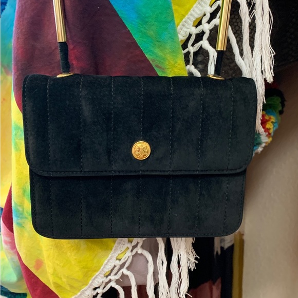 Fendi black suede crossbody bag. Authenticated - Picture 3 of 9